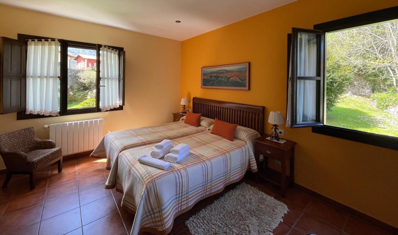 Hotel Rural El Texeu Parres de Llanes Exterior photo